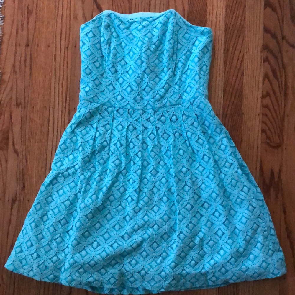 Adorable Lilly Pulitzer strapless lace dress
